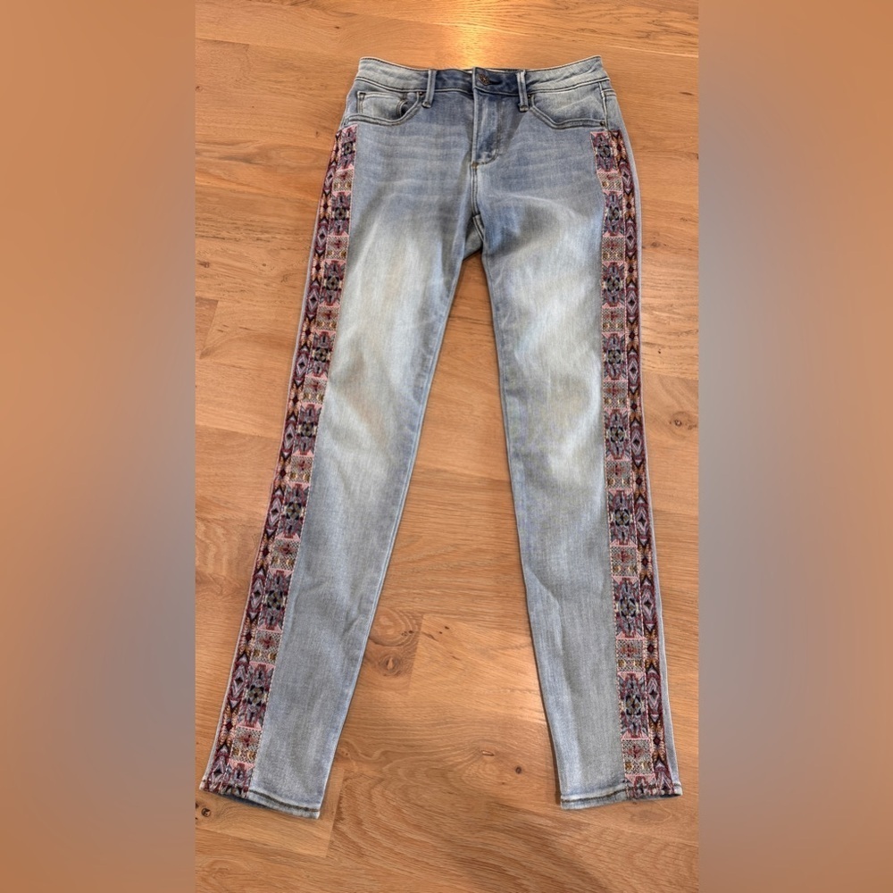 Driftwood Jackie embroidered skinny jean size 25